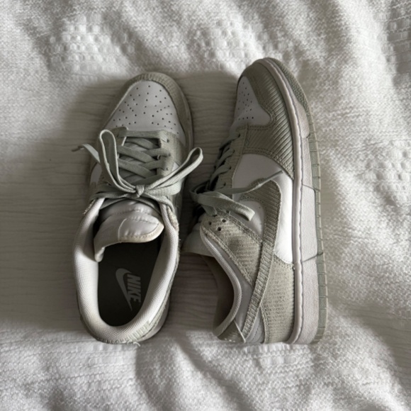 NIKE dunks - Picture 2 of 4